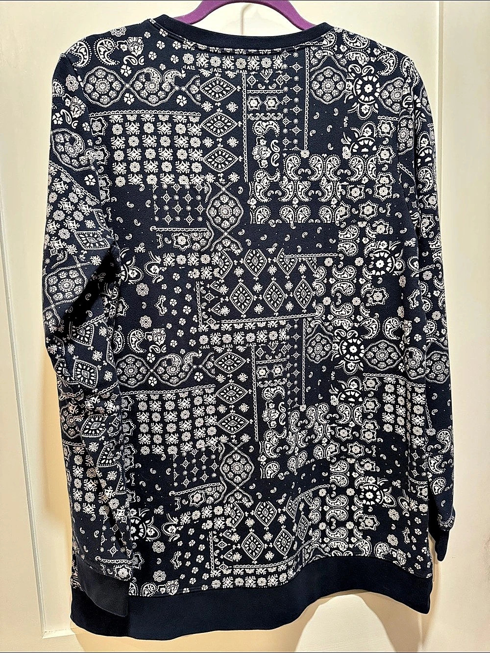 Large wm’s Paisley Print Pullover in dark navy blue & White - Picture 3 of 16